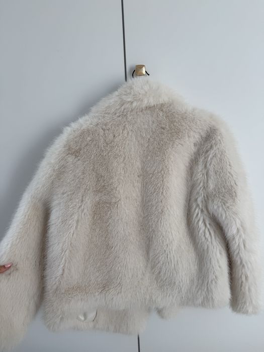 Палто на ZARA с бял косъм