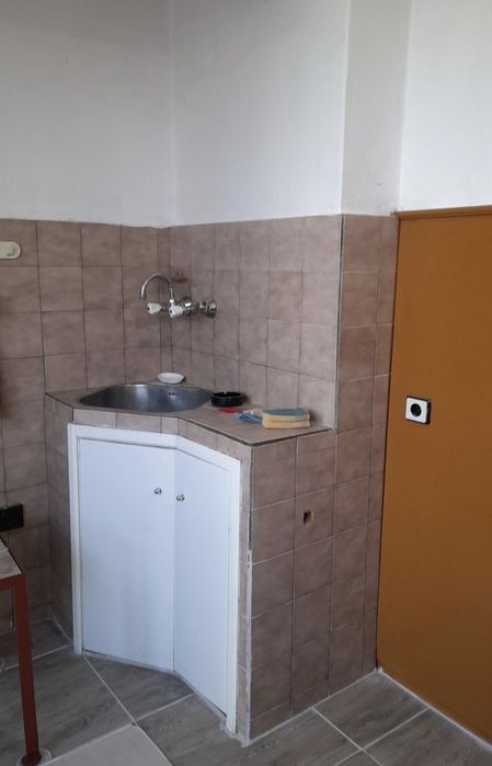 Продавам тристаен апартамент