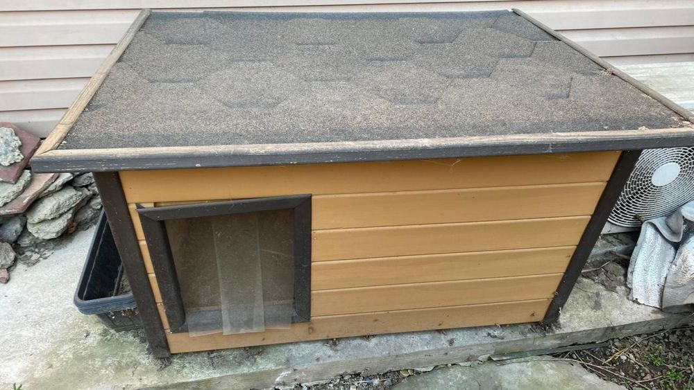 Продам будку доя собак.В хорошем состоянии.