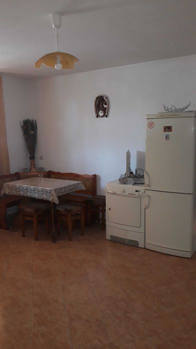 De vanzare apartament 57 m² decomandat  la demisol