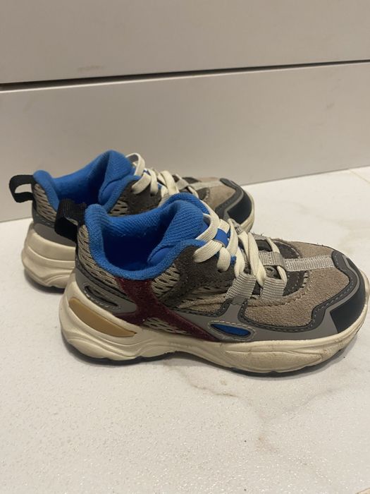 Детские кроссовки Zara