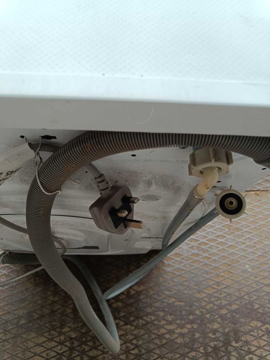 Продавам Пералня 125€