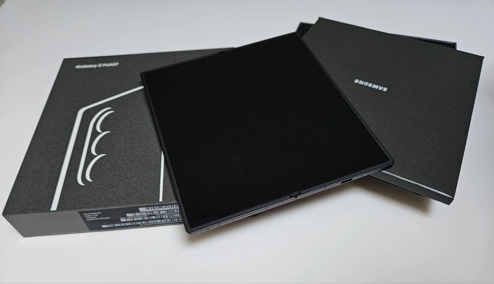 Samsung Z Fold 7 512gb black phantom, liber in orice retea, ca nou