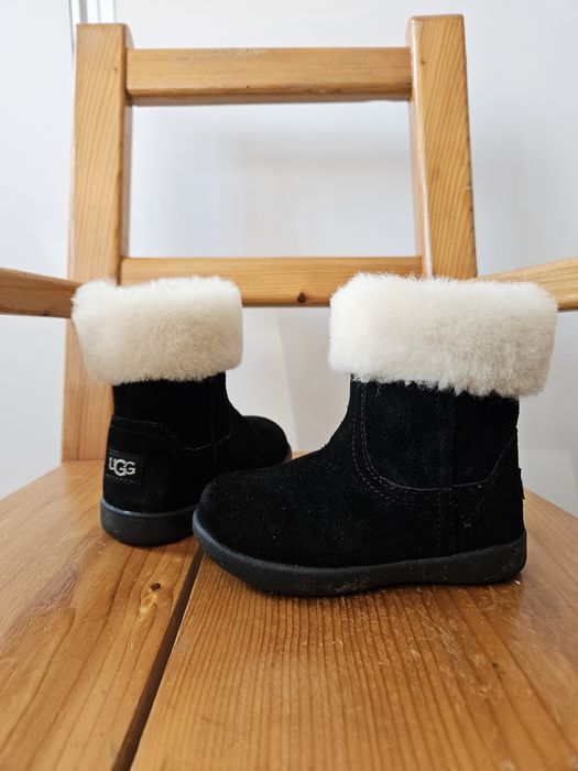 Cizme UGG, marime 22, imblanite