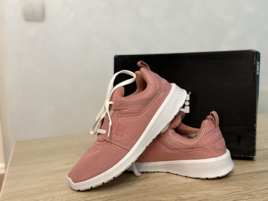 Дамски обувки DC