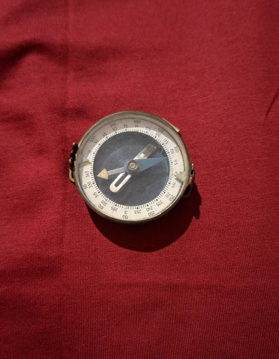 Бакелитов ретро компас, НРБ