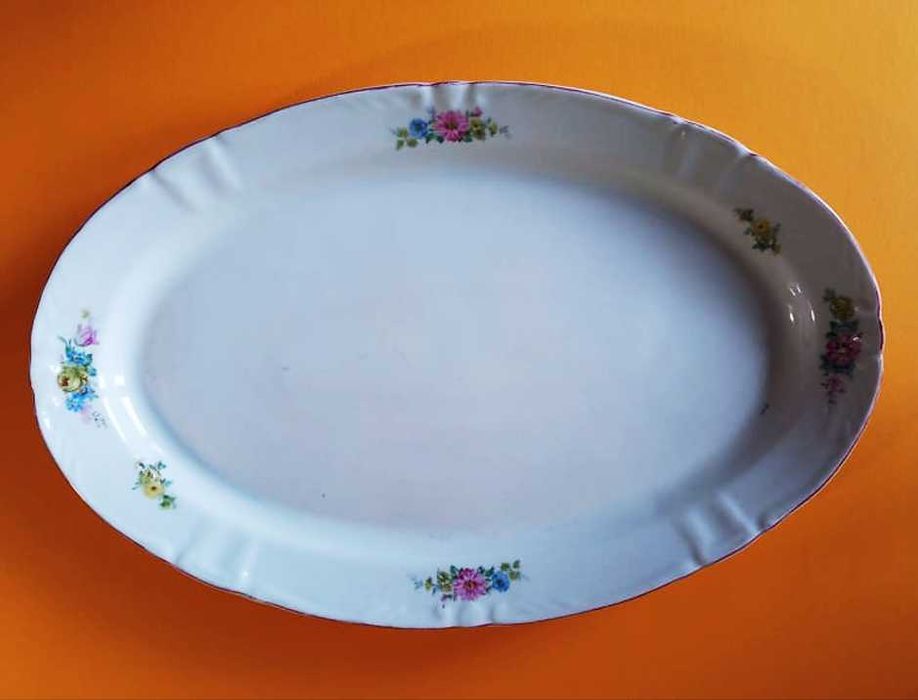 Две големи порцеланови плата с маркировка KNP * "Китка"-Нови Пазар