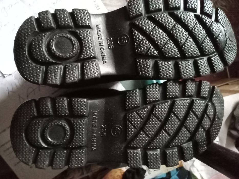 Bocanci noi pentru bărbați mărimea 44 - 40  l