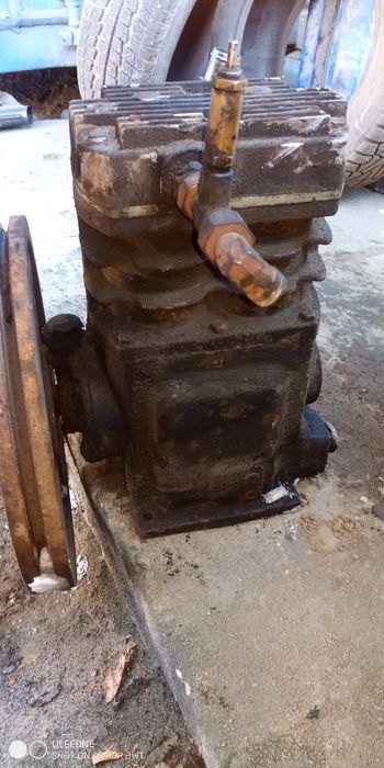 Компрессор воздушный масленый голова