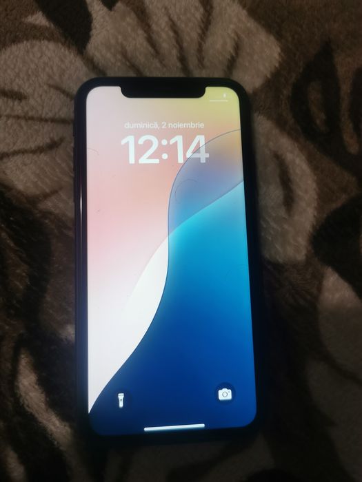 Vând iPhone 11 64gb