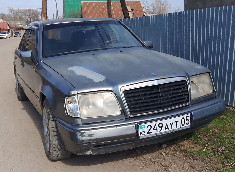 Мерседес w124 е260 на ходу