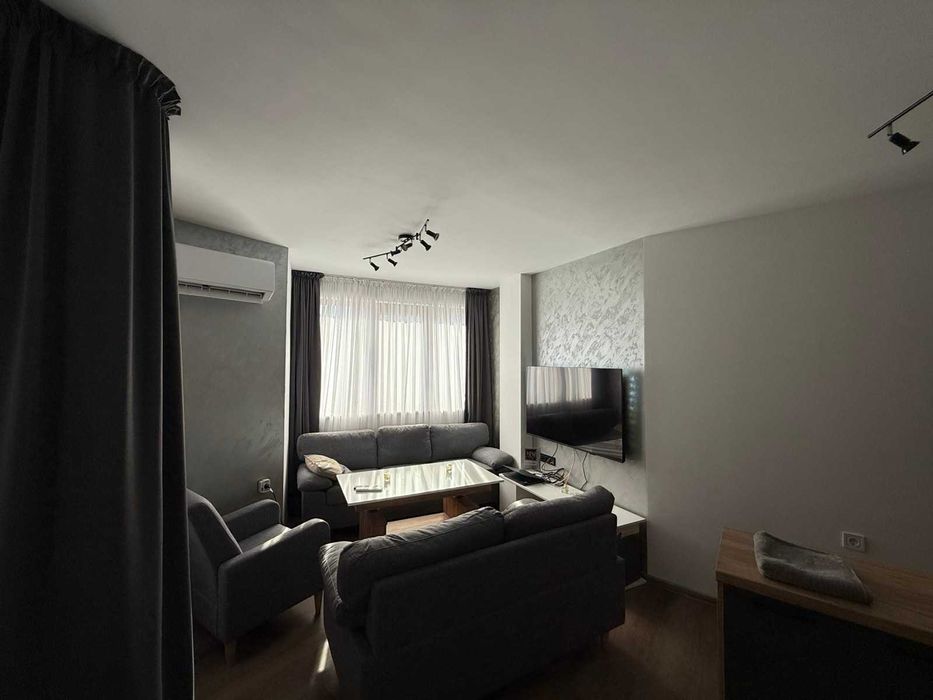 Дава се под наем Тристаен апартамент в Пловдив, Христо Смирненски - 80 кв.м за 663 € - Снимка #1