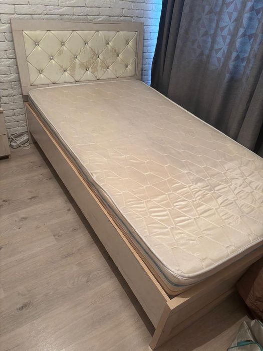 Кровать 120*200 б/у с матрасом