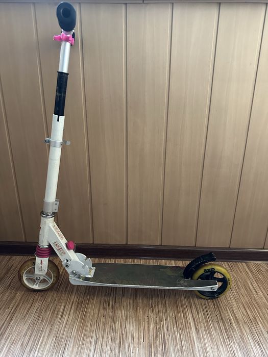 Самокат фирмы Roces