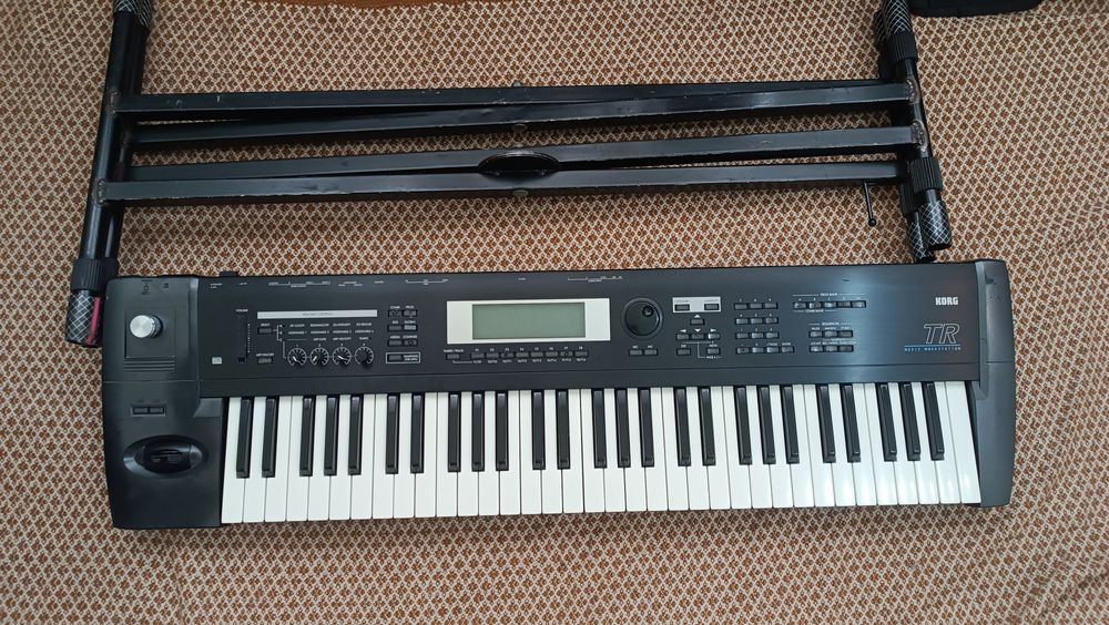 SINTEZATOR KORG TR 61 Профессионалный инструмент