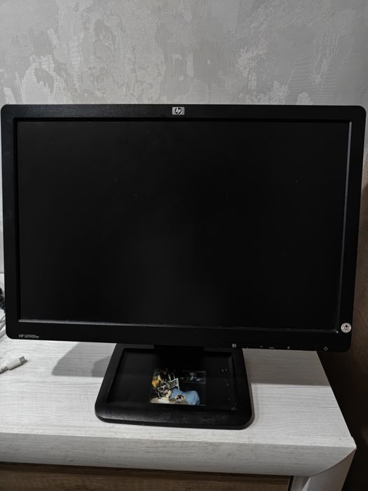 Монитор HP в отличном состоянии