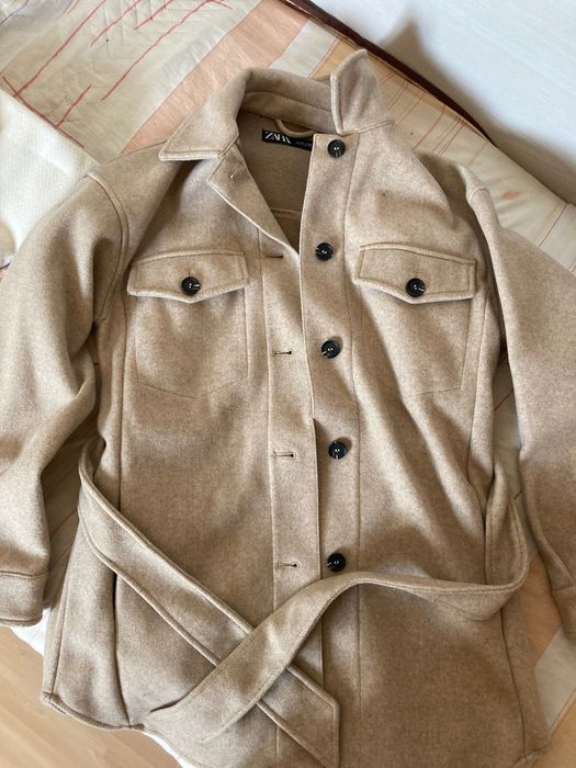 Палто с колан Zara
