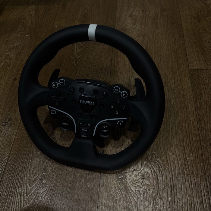 Игровой руль Moza r5