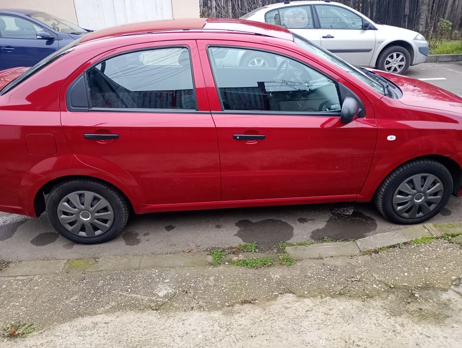Vând Chevrolet Aveo