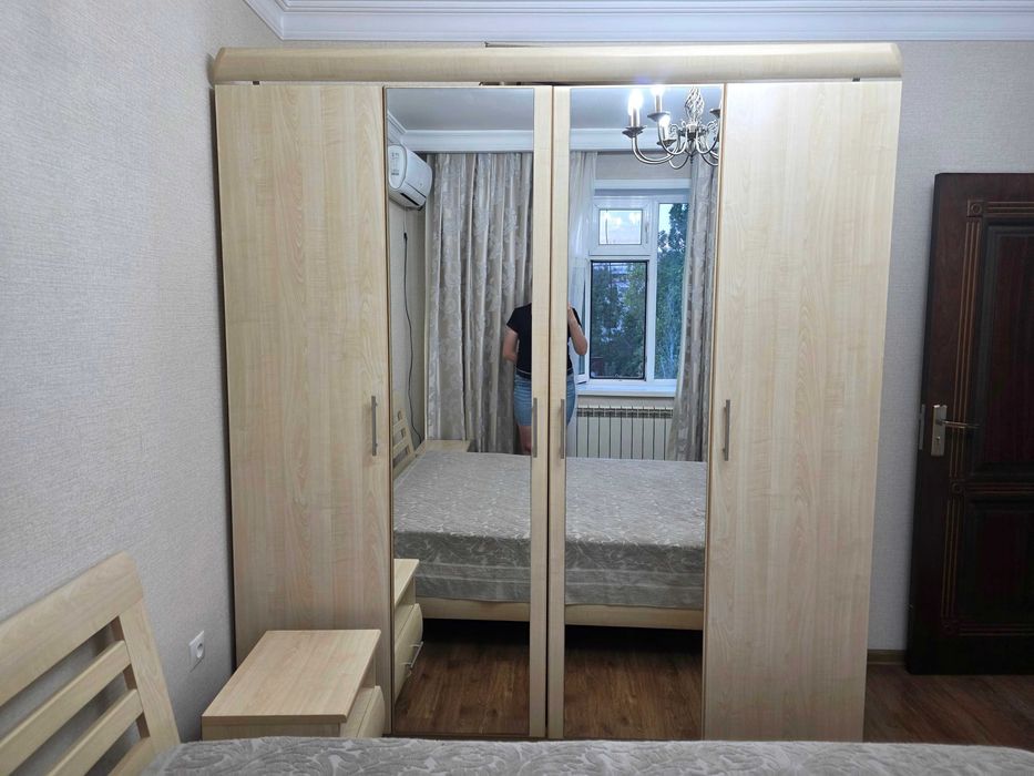 Продаю спальный гарнитур