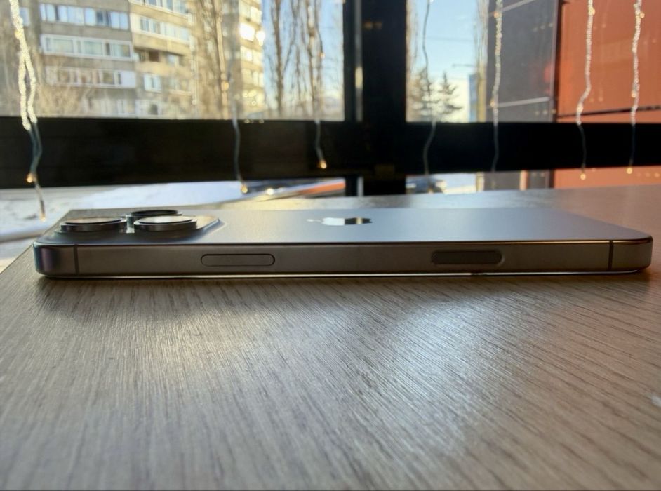 Продам IPhone 16 Pro Max 256gb