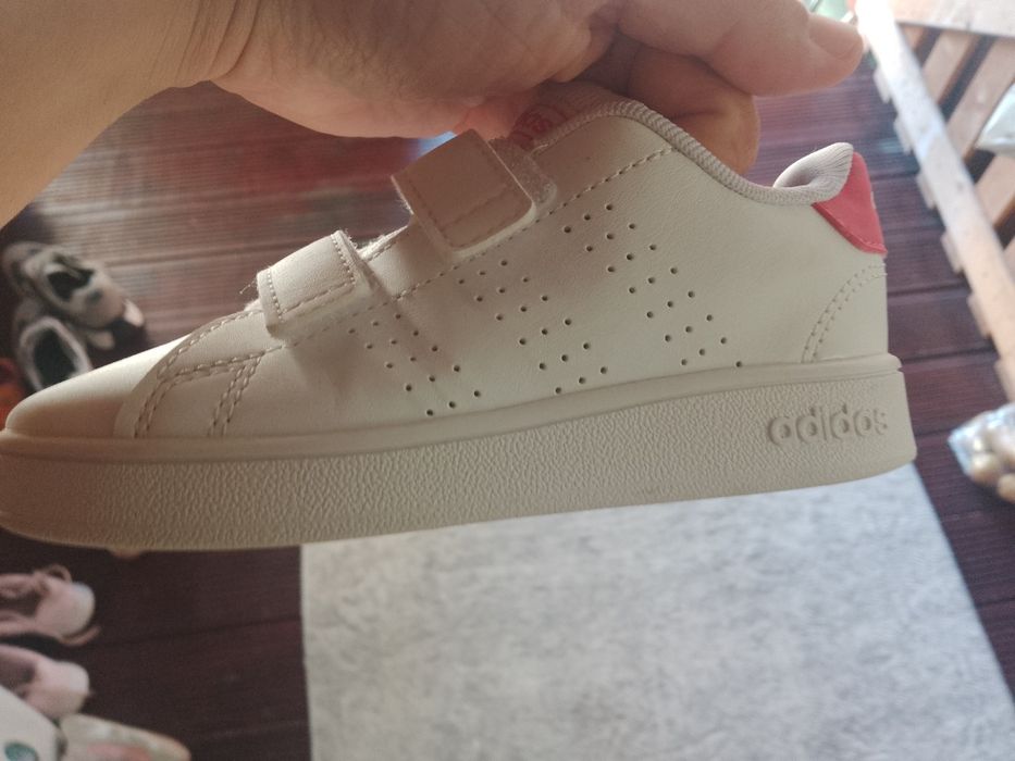 Vând adidași de fata Nr 25