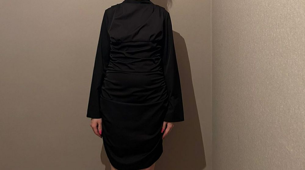 Новые платья одевала всего один раз