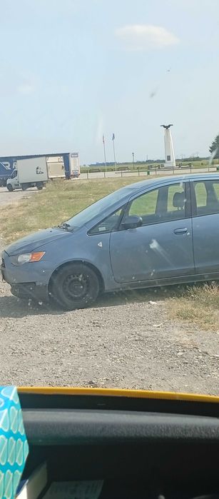 Vând epavă Mitsubishi Colt