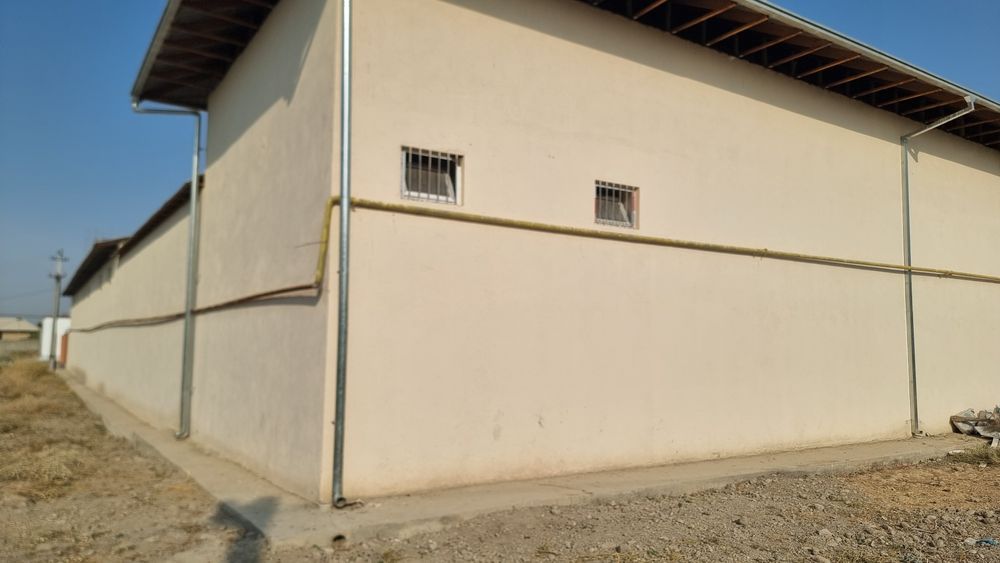 Ишлаб чикаришга мулжалланган база арзон нархда зудлик билан сотилади