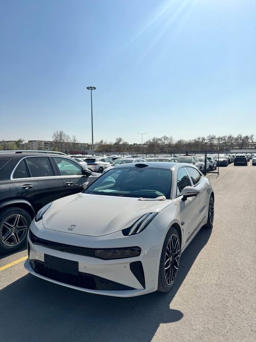 ZEEKR 001 z Sport 2025 yil