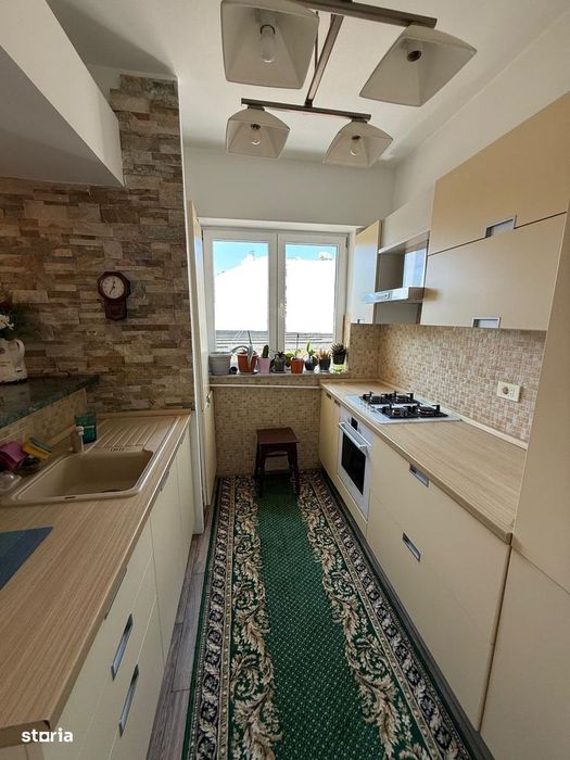 Apartament cu 4 camere decomandate, Centru
