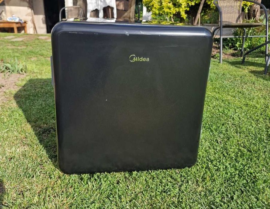 Минибар Midea Retro черен