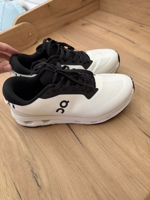 Новые кроссовки