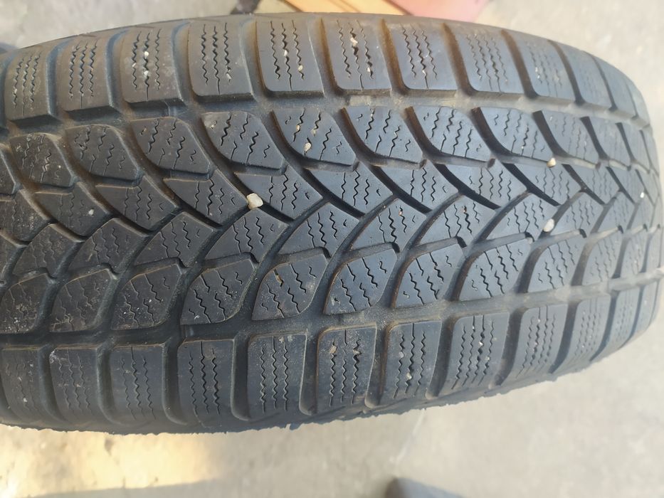 Продавам зимни гуми Lassa 195/65/15  2 бр