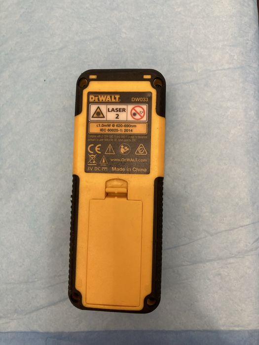 Telemetru laser DEWALT DW033 30m