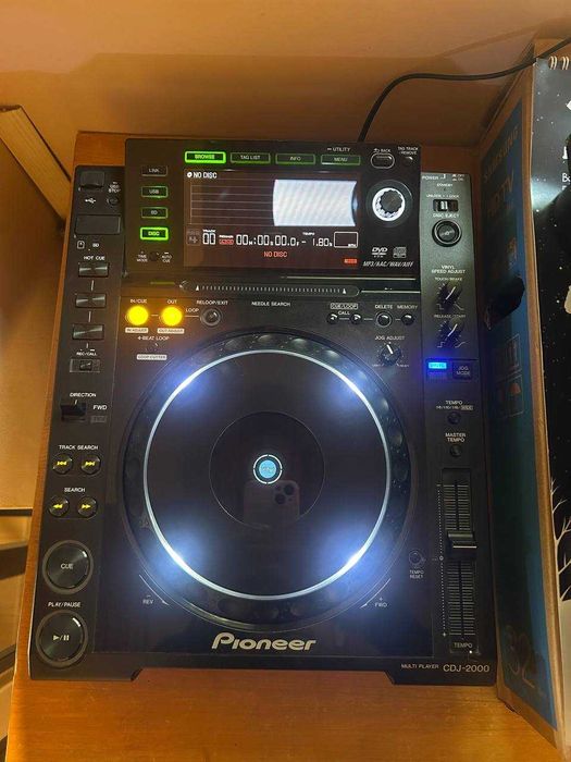 Pioneer CDJ - 2000
