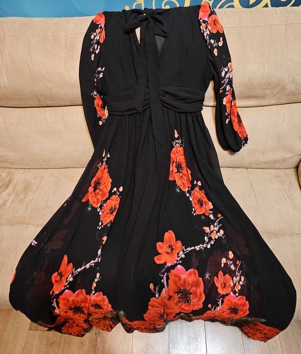 Rochie de seara lunga , marimea L negru cu rosu