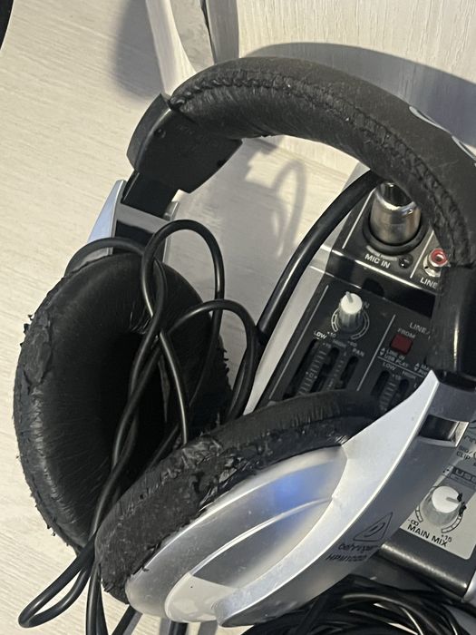 Behringer Podcast Studio — полный комплект для записи