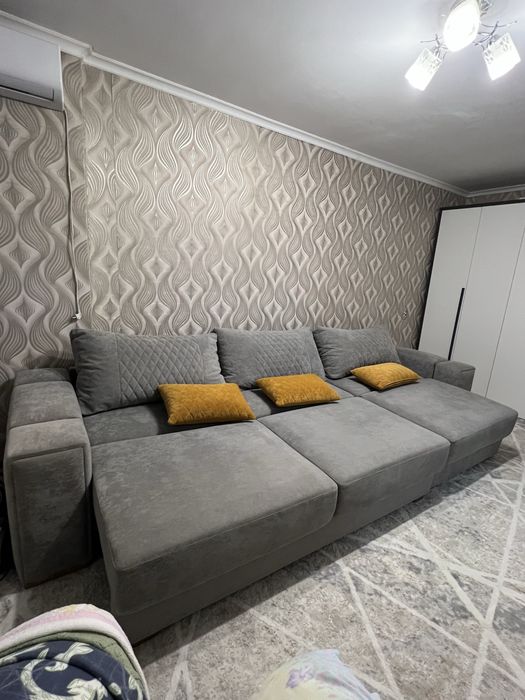 Продам большой ДИВАН.