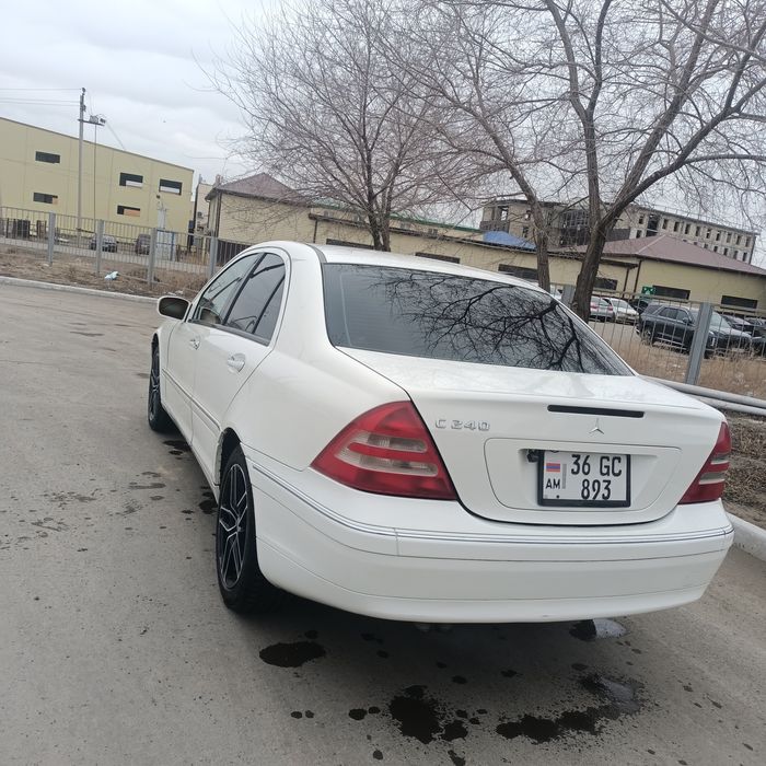 Мерседес c 240  в хорошем состоянии