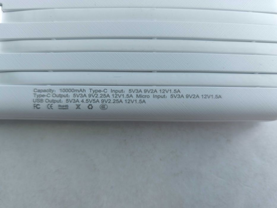 Baterie externa - power bank 10000 mAh rapida cu cabluri