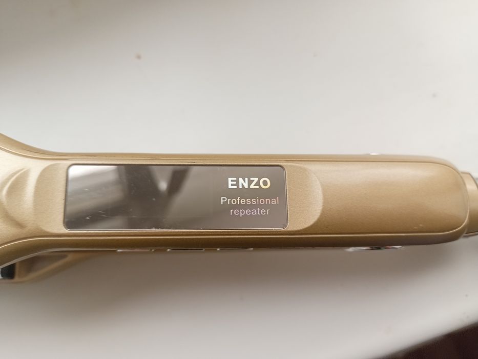Продам утюжок Enzo Original
