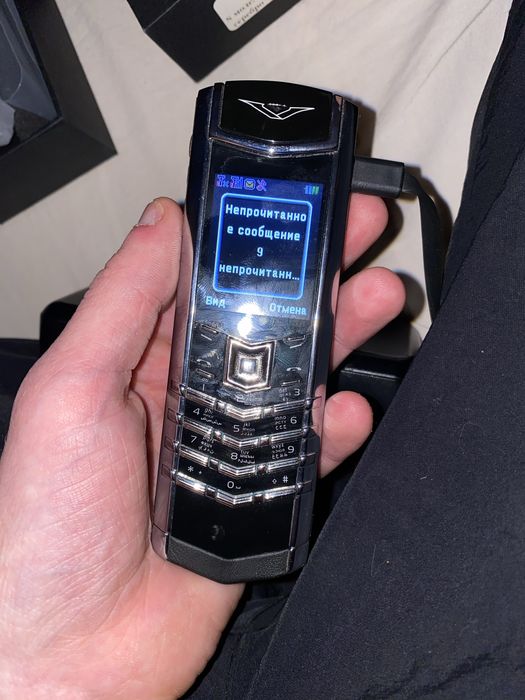Продам телефон Vertu signature