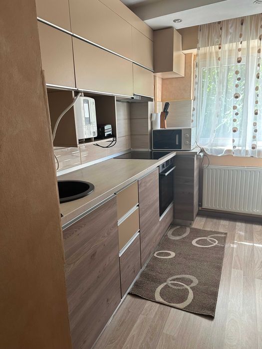 Proprietar inchiriez apartament 3 camere