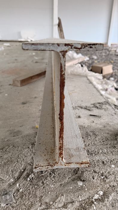 Продам швелер 20 см новый