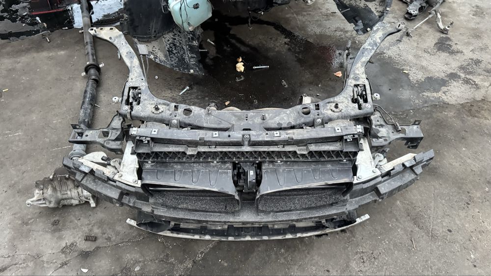 BMW F46 F45 Маска с радятори Комплект