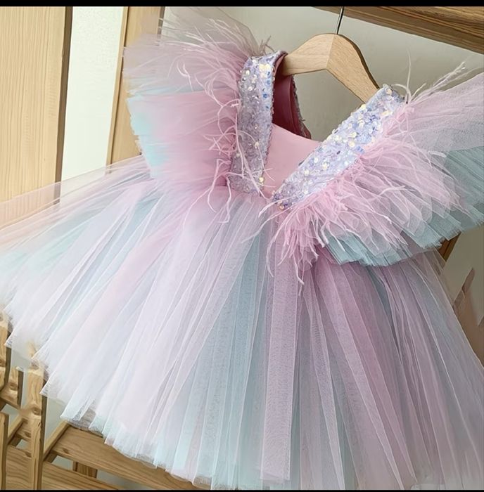 Платье нарядное для девочки,5-7 лет