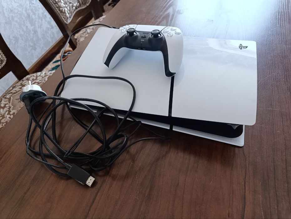 Playstation 5 yangi, bir dona pulti bor