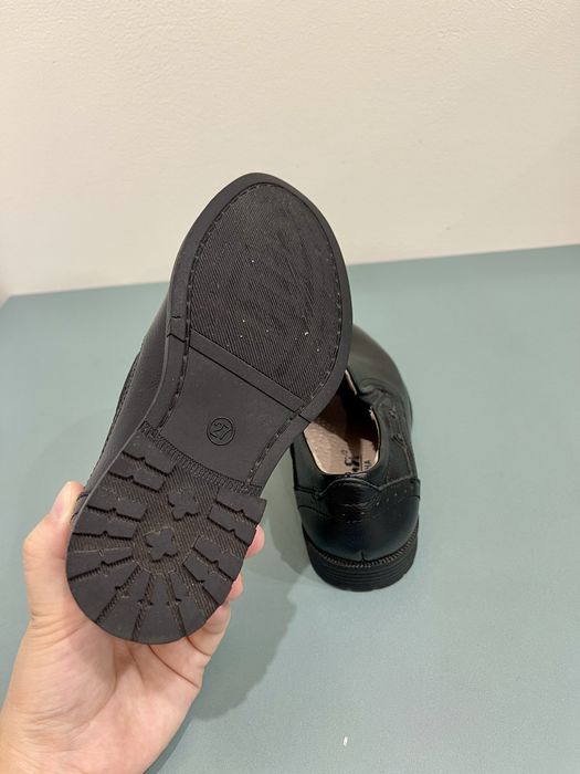 Продам туфли для мальчика