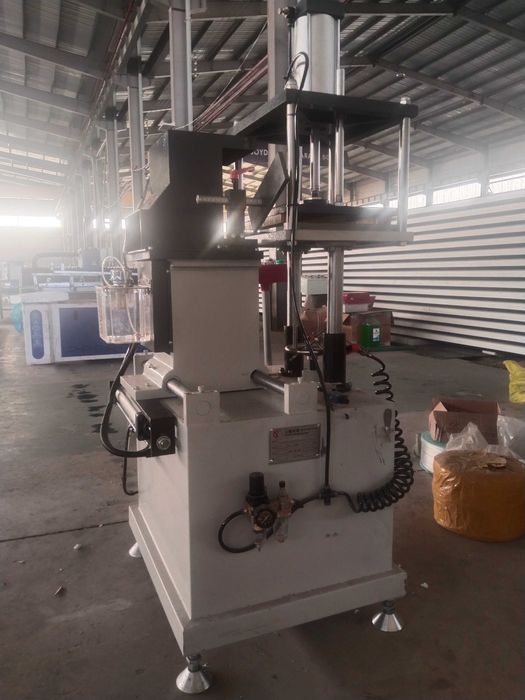 Оборудование для производства пластиковых окон и алюминиевых окон